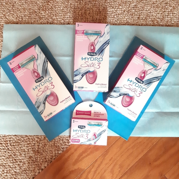 Schick Hydro Silk 3 Razor Bundle - Picture 5 of 16